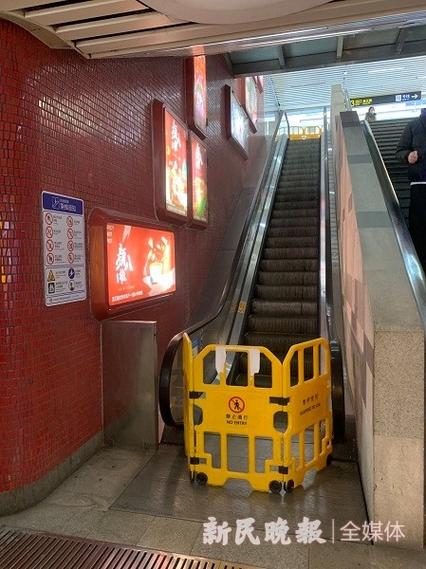 商业街两处自动扶梯长期停运市民叹不便
